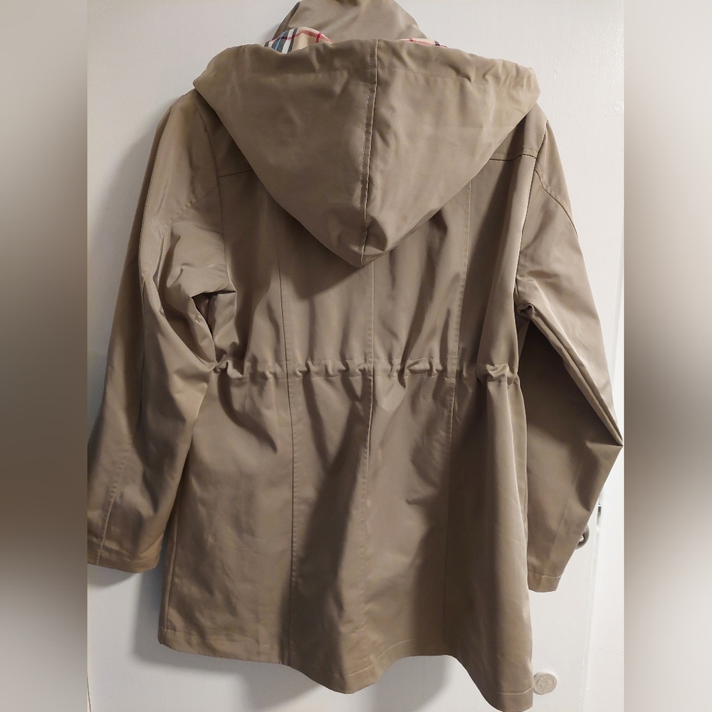 Waterproof Women's Beige Hooded Jacket - Raincoat Outdoor Windbreaker - Picture 5 of 13